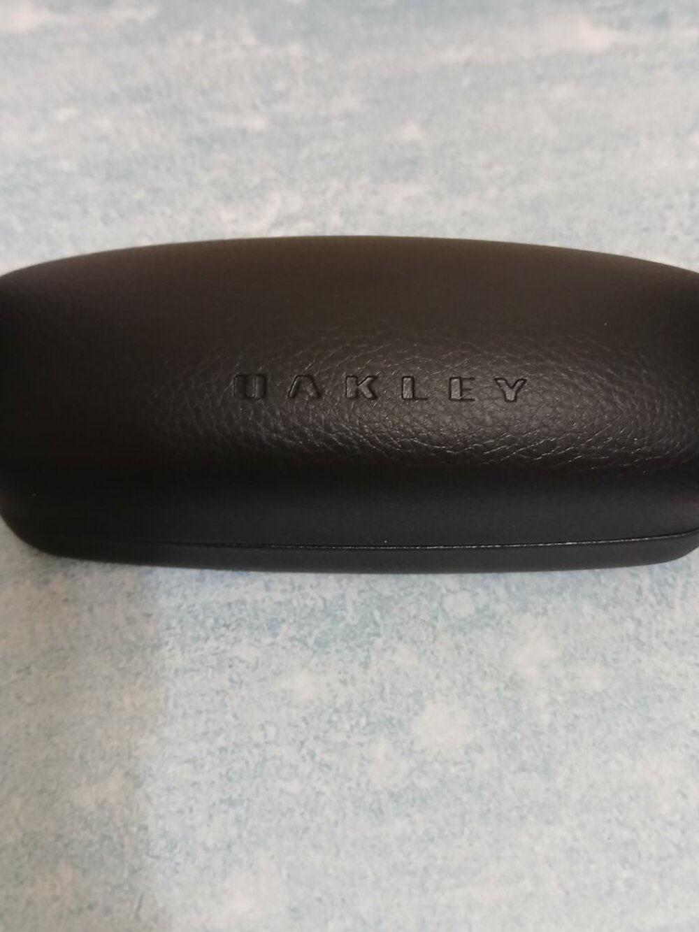 Oakley High Definition Optics Hard Shell Eyeglass Case & Dust Bag
